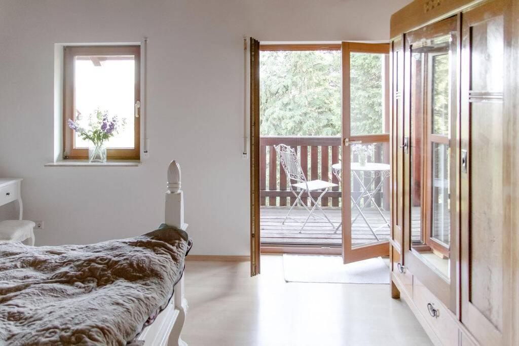 4-Zimmer-Ferienwohnung Waldbluemle Dobel Esterno foto