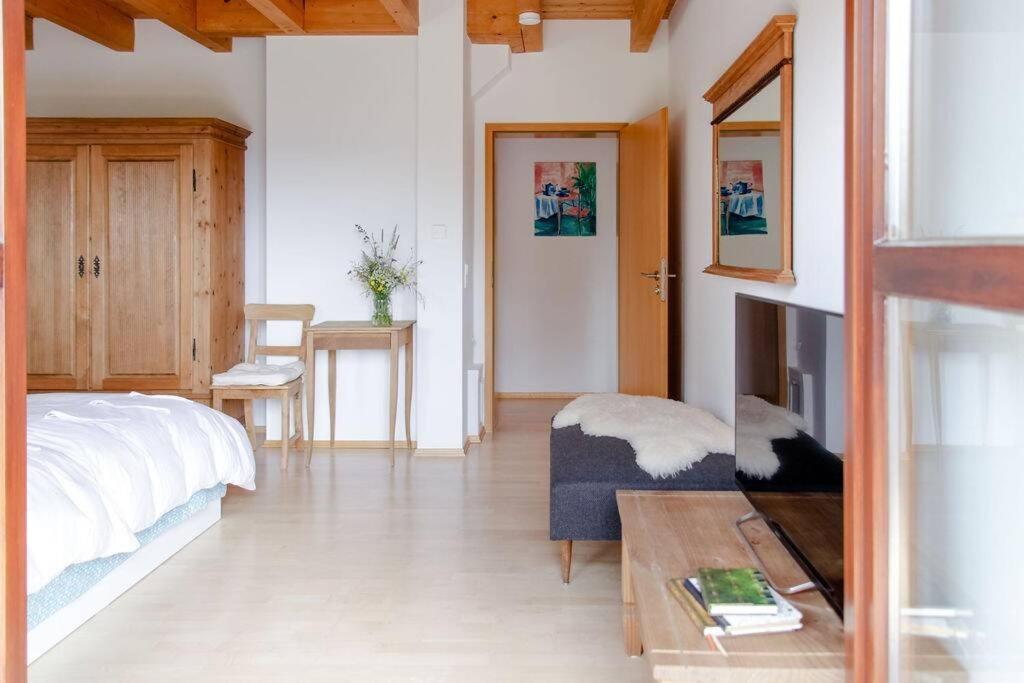 4-Zimmer-Ferienwohnung Waldbluemle Dobel Esterno foto