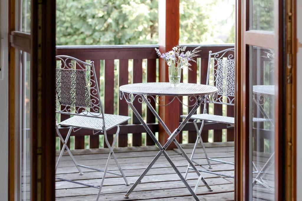 4-Zimmer-Ferienwohnung Waldbluemle Dobel Esterno foto