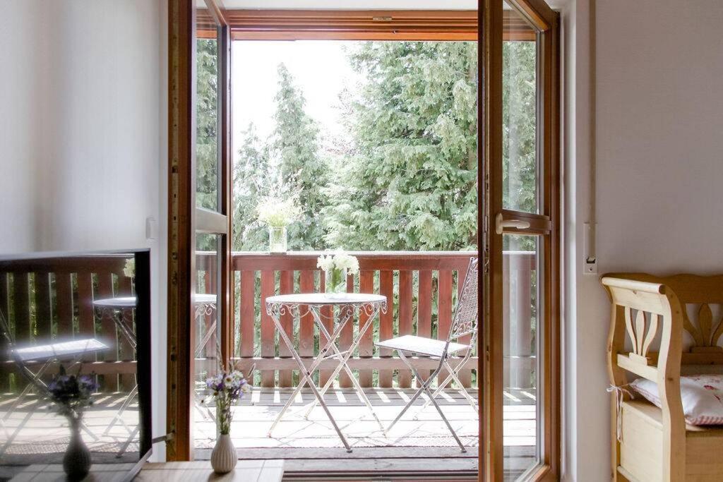 4-Zimmer-Ferienwohnung Waldbluemle Dobel Esterno foto
