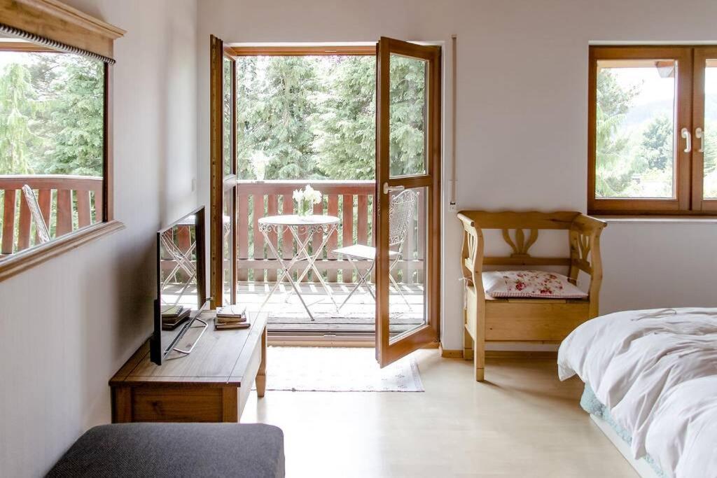 4-Zimmer-Ferienwohnung Waldbluemle Dobel Esterno foto