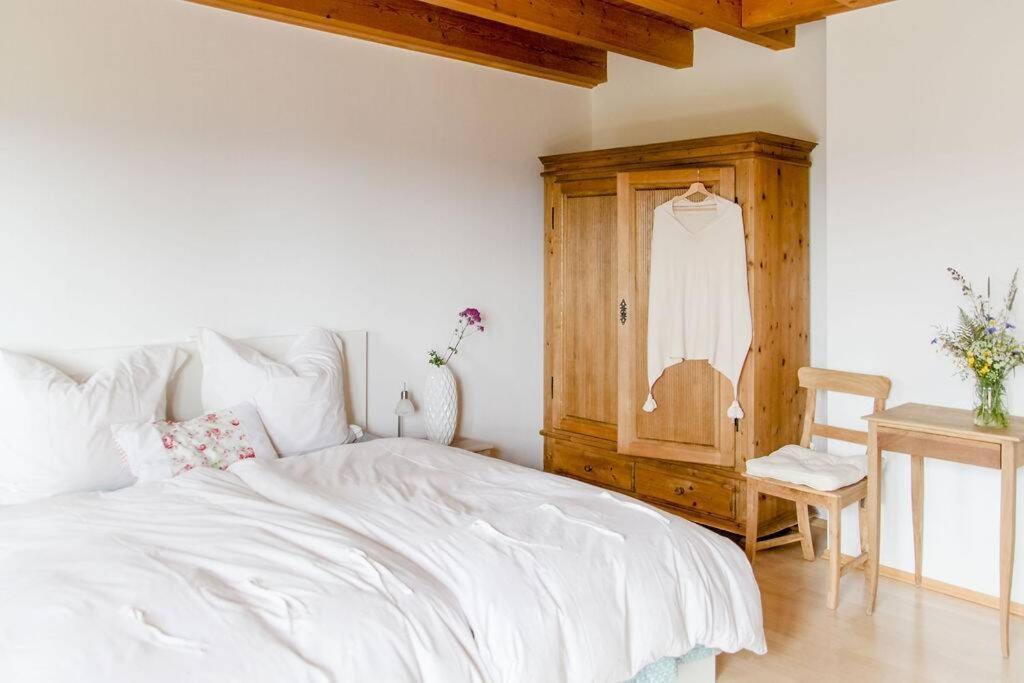 4-Zimmer-Ferienwohnung Waldbluemle Dobel Esterno foto