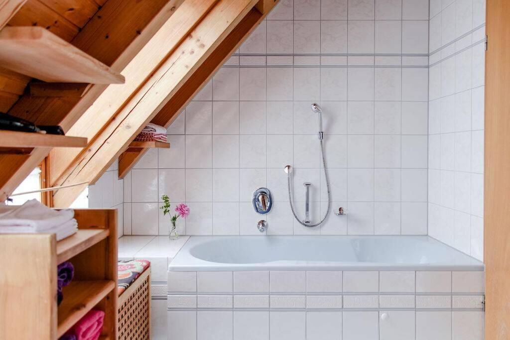 4-Zimmer-Ferienwohnung Waldbluemle Dobel Esterno foto